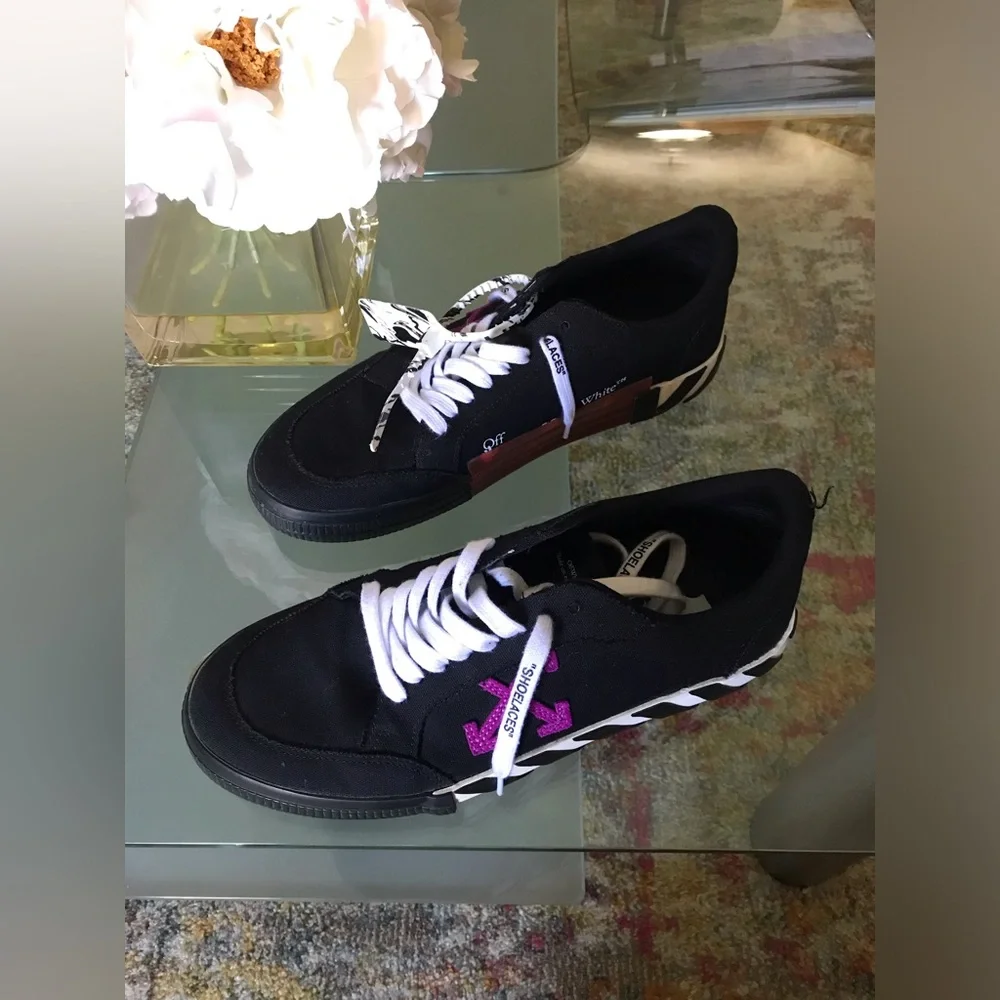 Off-white - Picture 4 of 9